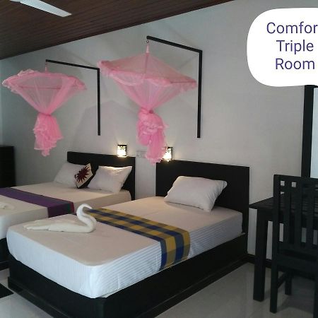 Golden Beach Inn Trincomalee Exterior photo