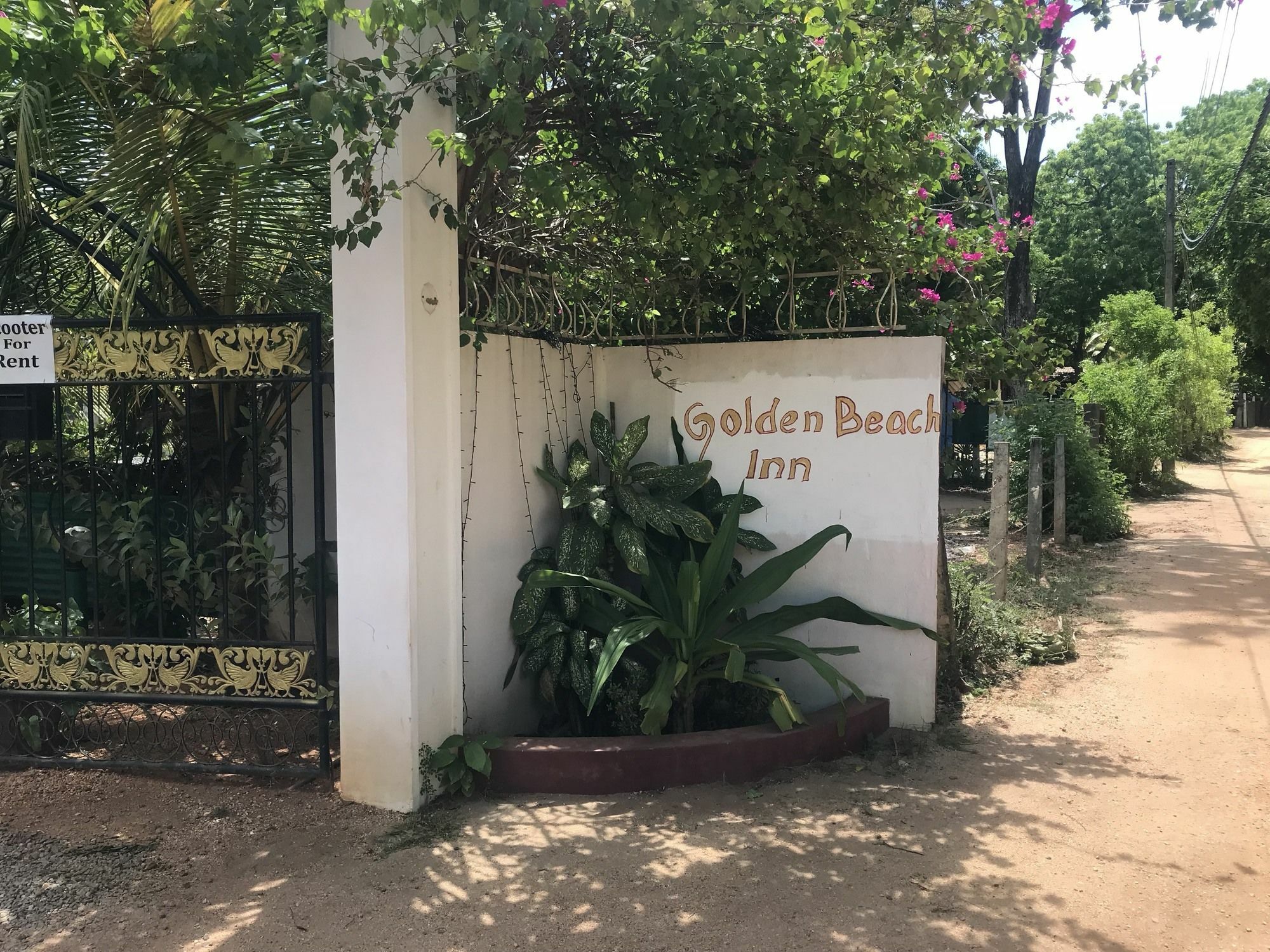Golden Beach Inn Trincomalee Exterior photo